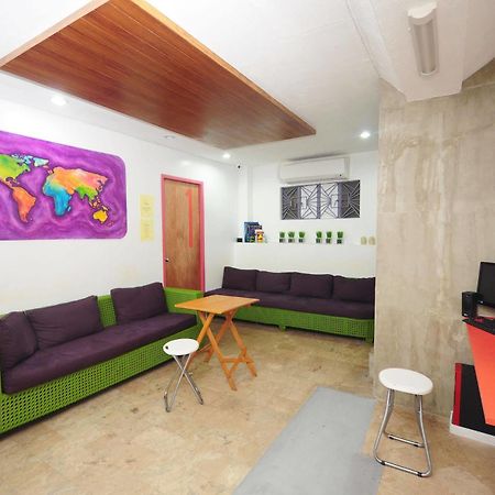 Mnl Boutique Hostel Makati City ภายนอก รูปภาพ