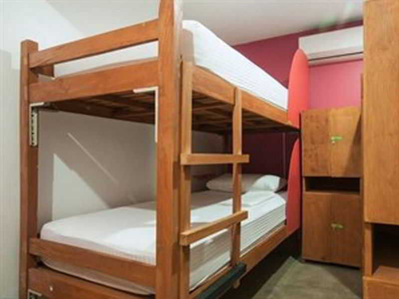 Mnl Boutique Hostel Makati City ภายนอก รูปภาพ