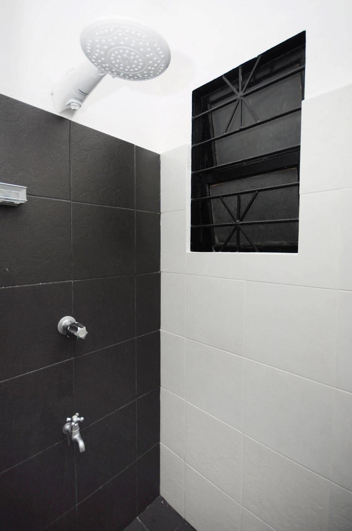 Mnl Boutique Hostel Makati City ภายนอก รูปภาพ