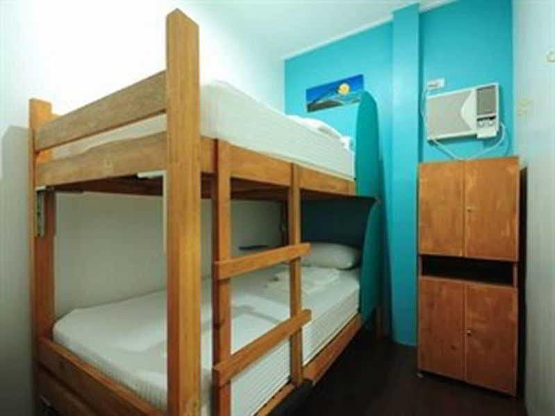 Mnl Boutique Hostel Makati City ภายนอก รูปภาพ