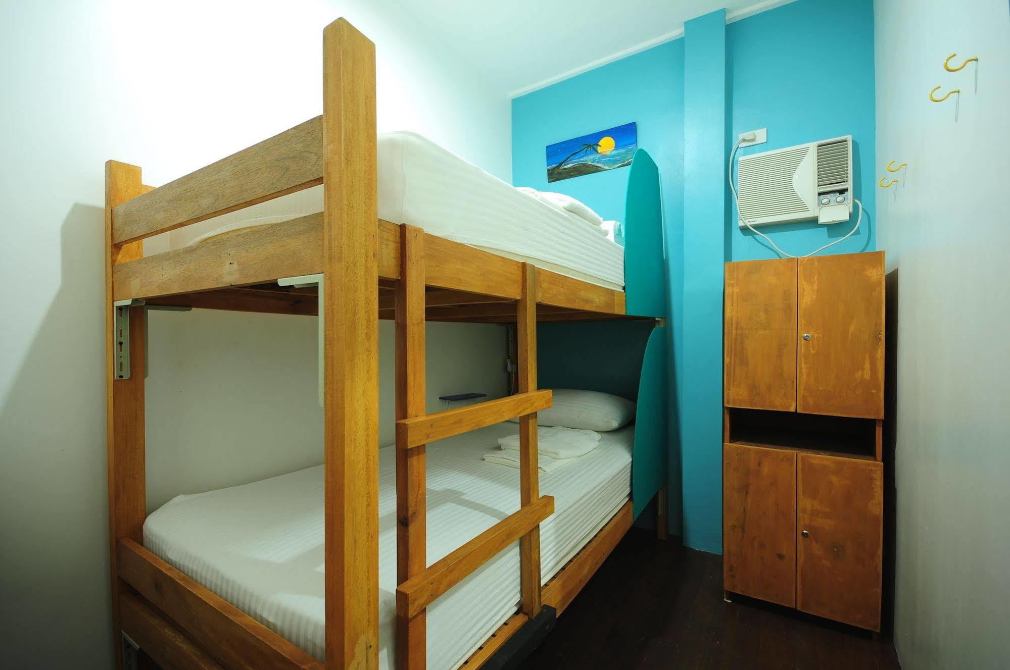 Mnl Boutique Hostel Makati City ภายนอก รูปภาพ